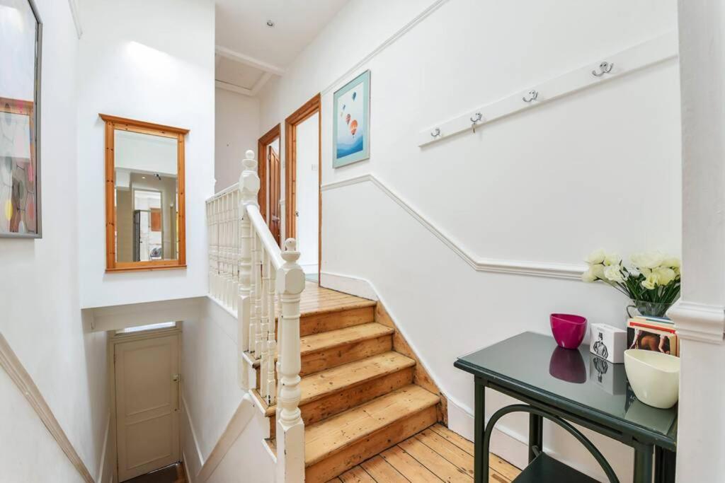 Groves 4 Bedroom, Shepherds Bush 런던 외부 사진
