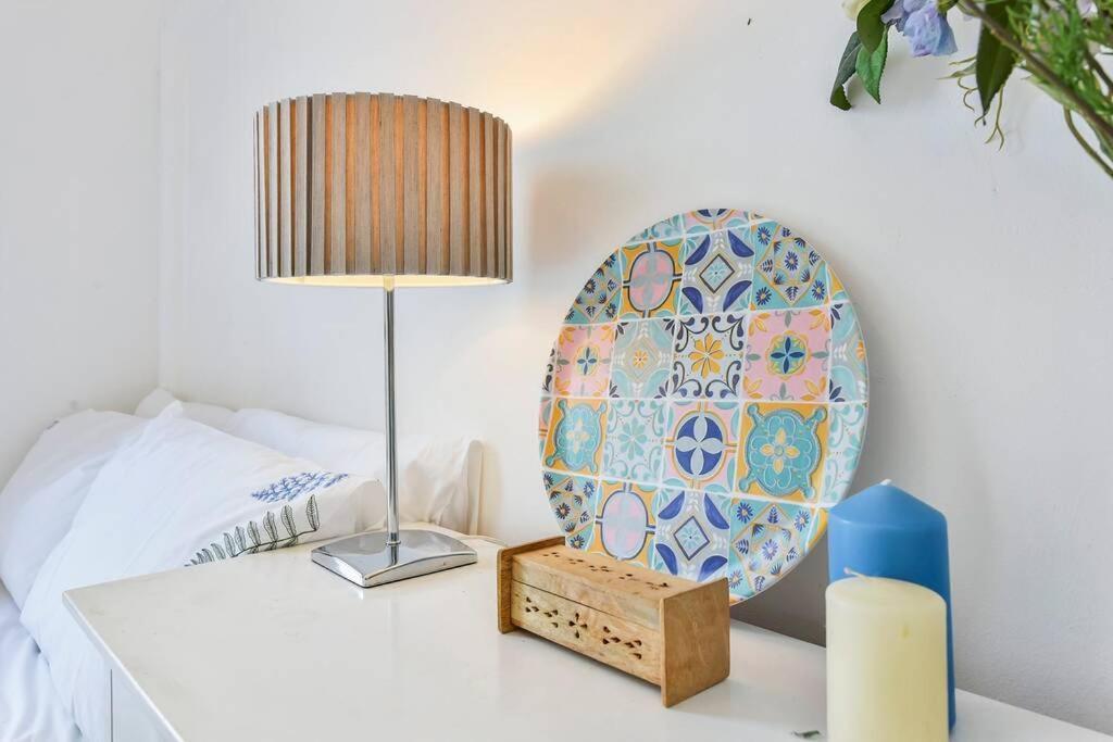 Groves 4 Bedroom, Shepherds Bush 런던 외부 사진
